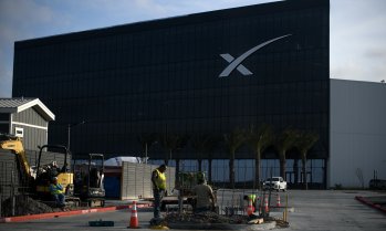 SpaceX потвърди плановете за IPO и определи оценка от 800 млрд. долара
