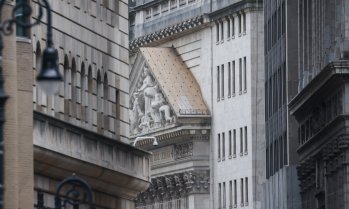 Wall Street отваря със спадове на фона на призивите за забавяне на развитието на AI*