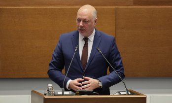 Пред шести вот на недоверие: Кабинетът "Желязков" няма да подава оставка