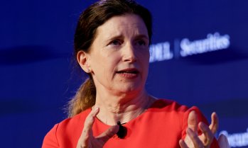 Ръководителят на Commerzbank очаква ЕЦБ скоро да одобри придобиването от UniCredit