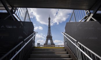 Франция се превръща в символ на проблемите с държавния дълг