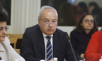 С промени за минималната заплата и трудовия стаж: ресорната комисия обсъжда Бюджет 2026 над 9 часа