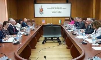 Визите за българи за САЩ остават до постигане на под 3% откази