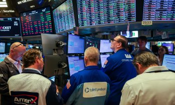 Wall Street отваря на зелено след острите спадове през миналата седмица