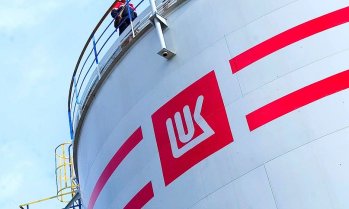 Трите основни рафинерии на "Лукойл" в Русия са спрели работа след атаки с дронове