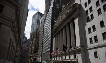 Nasdaq се покачва с възстановяването на технологичния сектор след разпродажбите*