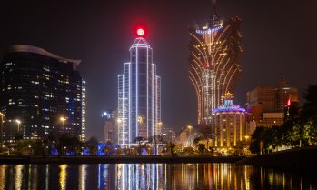 Очаквани данъчни промени в Китай охлаждат разходите на богатите купувачи за луксозни стоки
