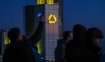Германското правителство координира позицията си относно придобиването на Commerzbank