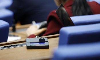 Законопроектът за бързите кредити беше приет на първо четене с критики от опозицията