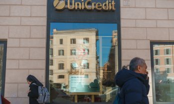 UniCredit прави крачка напред към придобиването на Commerzbank