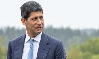 Кевин Уорш: Световният излишък от спестявания отстъпва място на инвестиционен бум