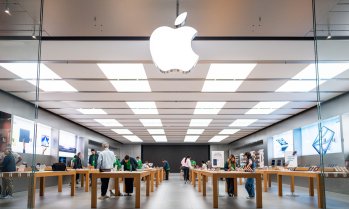 Apple влиза в конкуренция с Microsoft и Nvidia за намаляване на AI разходите с новия Mac