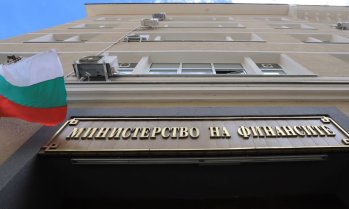 Дефицитът се очаква да нарасне до 3 млрд. евро към края на август