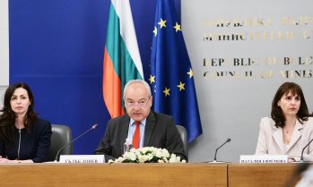 Правителството, синдикатите и бизнесът не се разбраха за осигуровките на държавните служители