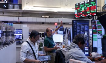 Wall Street отваря с леки ръстове преди ключовото решение на Фед за лихвите*