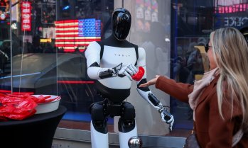 Проблемът на Tesla с AI е противоположен на този при Big Tech &ndash; недостатъчно разходи