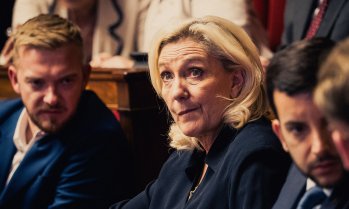 Льо Пен ще може да се кандидатира за президент, но електронната гривна може да попречи