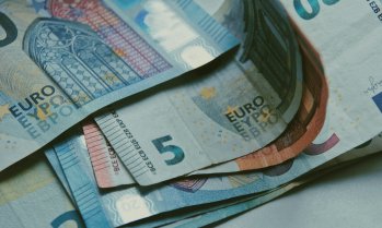 ЕК: Решенията за членството на България в еврозоната са приети и остават в сила