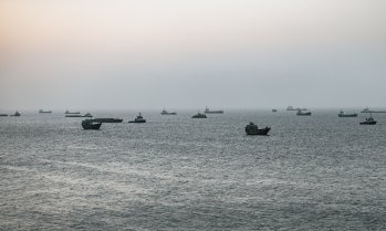Петролът поскъпва на фона на засилващите се атаки срещу кораби в Ормузкия проток*
