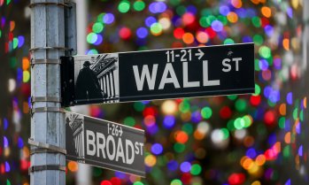 Wall Street отваря с ръстове и надежда за наситена с позитивни данни седмица*
