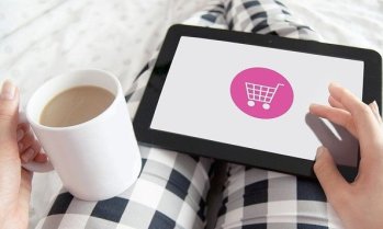 В онлайн търговията с AI потребителят стига до виртуалната пробна