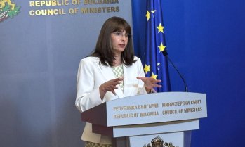Обсъждат се варианти за повишаване на детските надбавки и помощите за ученици