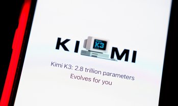 Голямата китайска надежда Moonshot AI се прицела към 2 млрд. долара годишни приходи
