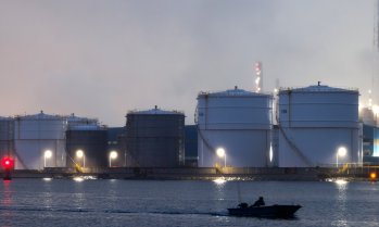 Цената на петрола се стабилизира, след като САЩ и Иран прекратиха новите си атаки*