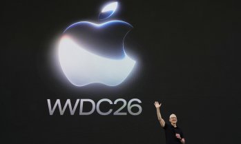 Инвеститорите в Apple реагираха сдържано на новия асистент Siri и AI платформата