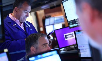 Инвеститорите се насочват към пазарите извън САЩ в търсене на по-добър растеж и оценки