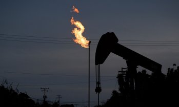 Китай купува повече петрол и го насочва към стратегическите складове