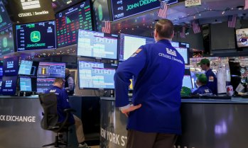 Технологичните акции оглавяват ръстовете на Wall Street на старта на сесията*