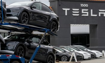 Tesla записа силни тримесечни продажби, но отново изостана от BYD