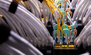 Процъфтяващият пазар на центрове за данни подкрепи силно Schneider Electric