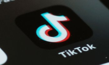 Под натиска на регулаторите TikTok затяга проверките на възрастта в Европа