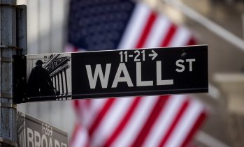 Wall Street видя в споразумението между САЩ и Иран шанс за обуздаване на инфлацията
