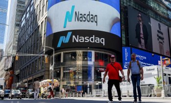 Разпродажбите на технологични акции разтърсват пазарите, Nasdaq спадна с 2%