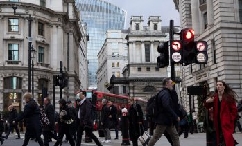 Все повече британци са изправени пред риск да загубят работата си