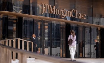 JPMorgan Chase променя надпреварата за наследник на Джейми Даймън с мениджърска рокада