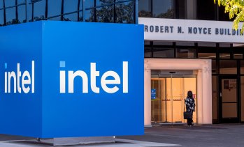 Ограниченията в доставките на чипове удариха акциите на Intel след края на борсата