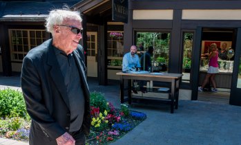 Съоснователят на Nike Фил Найт дарява 2 млрд. долара на институт за лечение на рак