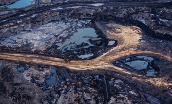 Канадската петролна индустрия изплува от сянката на шистовия добив в САЩ