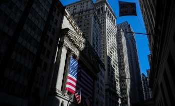 Акциите на производителите на чипове повличат американските индекси рязко надолу*