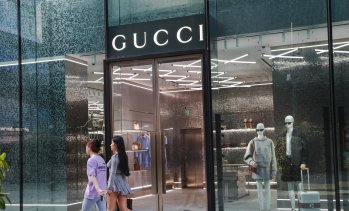 Продажбите на Gucci разочароваха заради спада в Китай, възстановяването се забавя