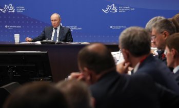 Путин вижда шанс за мир, но той трябва да бъде договорен между Русия и Украйна
