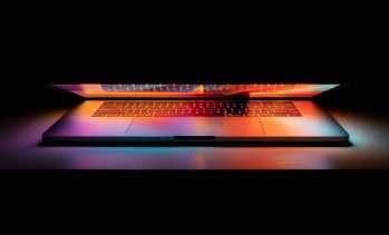 Ерата на AI компютрите: Как модерната техника променя бизнес решенията?