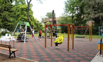 Високата раждаемост в България прикрива задълбочаващата се демографска криза