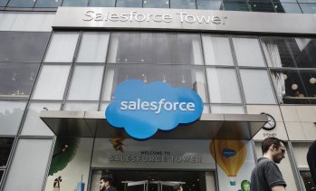 Прогнозата за приходите на Salesforce разочарова заради опасения от промени, предизвикани от AI
