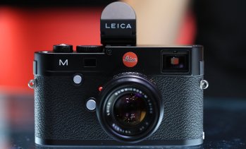 Приходите на германската Leica се свиха за първи път от няколко години