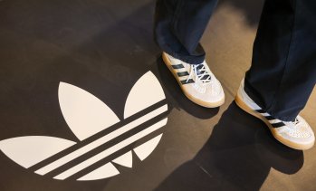 Приходите на Adidas растат благодарение на продажбите на облекло и продукти за спортуване